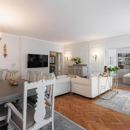 Tresor, 3bd W Seaview, Center Apartament *